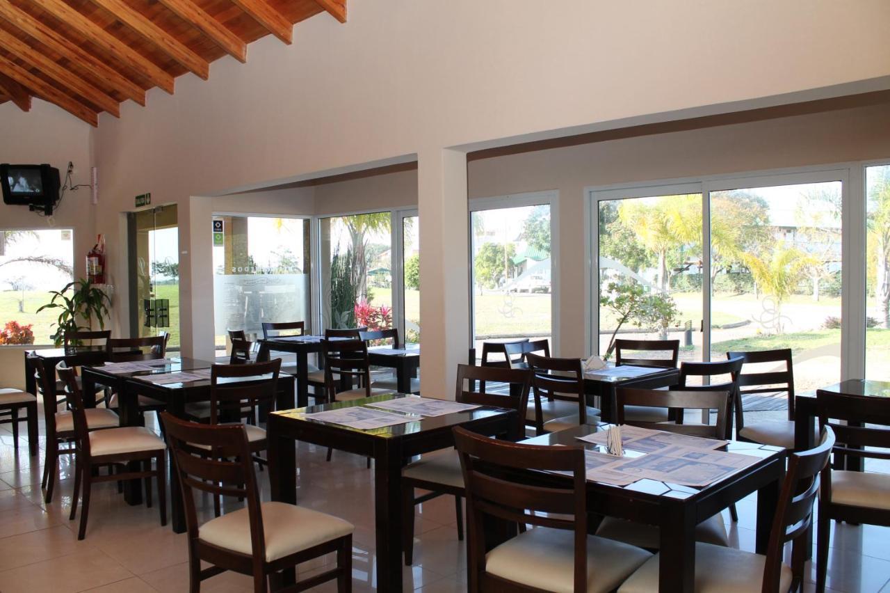 Brisas Del Lago Apart Y Hotel Federación Eksteriør billede