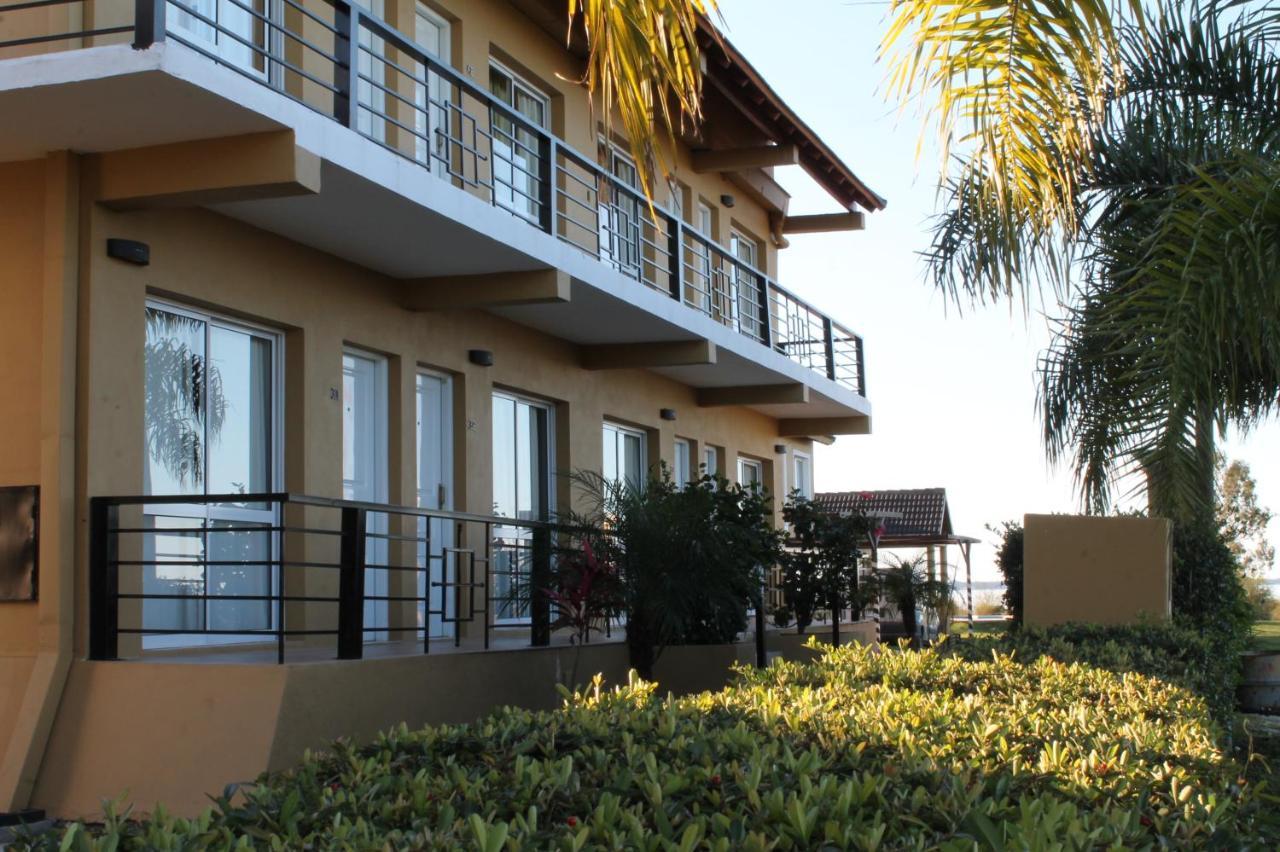 Brisas Del Lago Apart Y Hotel Federación Eksteriør billede