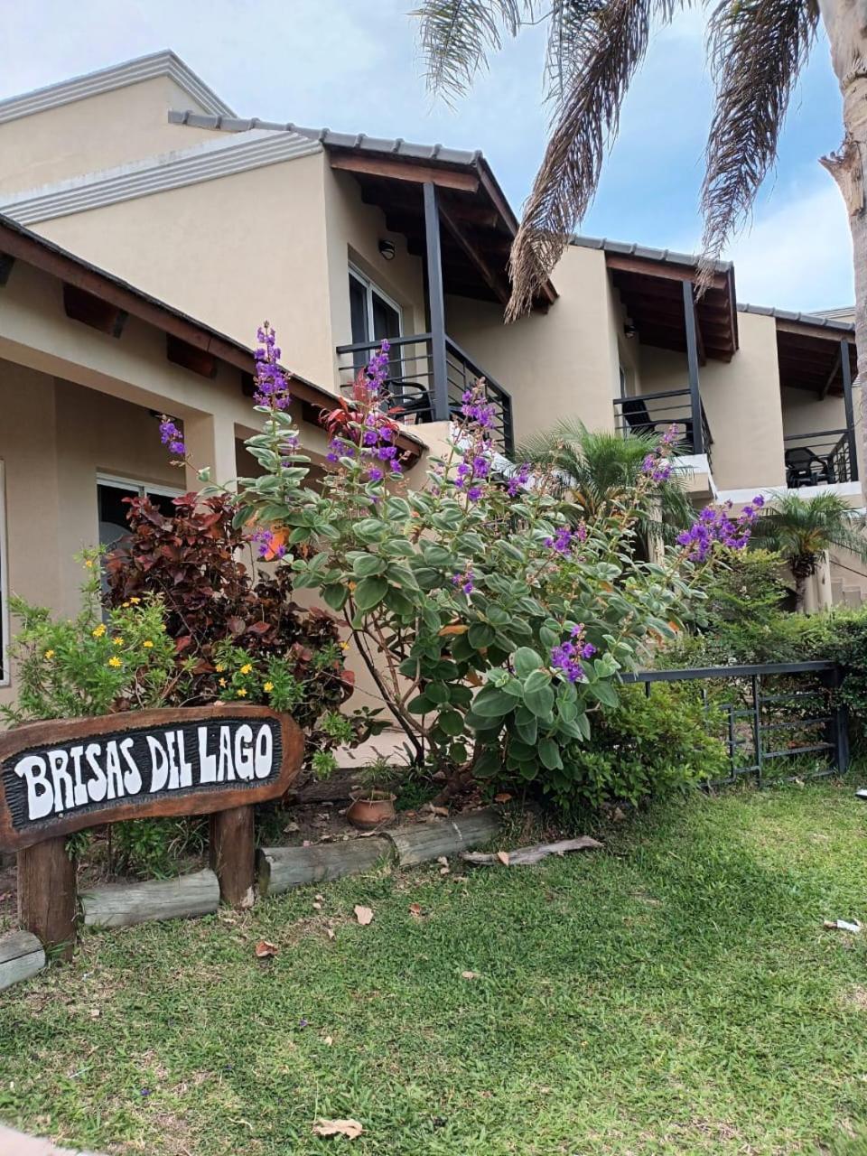 Brisas Del Lago Apart Y Hotel Federación Eksteriør billede